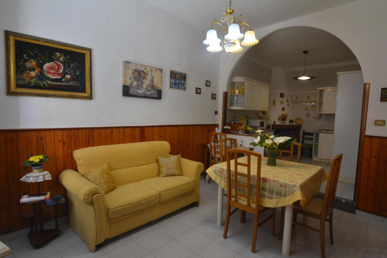 Casa Vacanze I Girasoli Iglesias Dış mekan fotoğraf